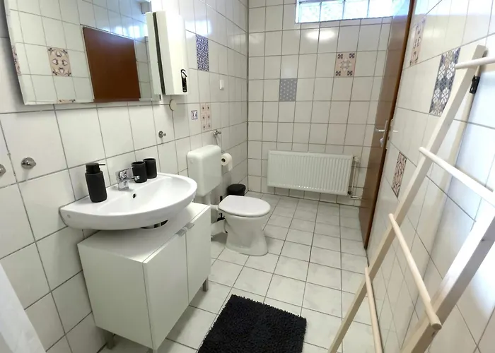 Jans 4 Personen Nrw Veltins Arena Kueche P Wlan Mit Code Appartement *